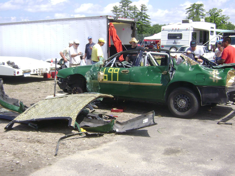 Illustration for article titled The 24 Hours Of LeMons New England 2009 Über Gallery, Part 4